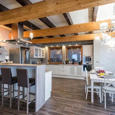 Pillow House Tatras Chalet *